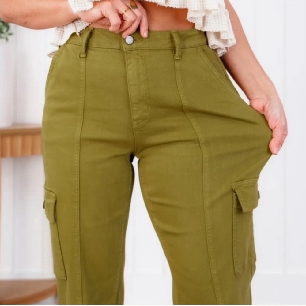 Judy Blue High Rise Straight Leg Cargo Jeans in Matcha Green Size 13/31 - Picture 3 of 14